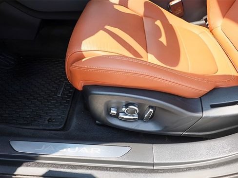 Used 2024 Jaguar I-PACE R-Dynamic HSE image 18