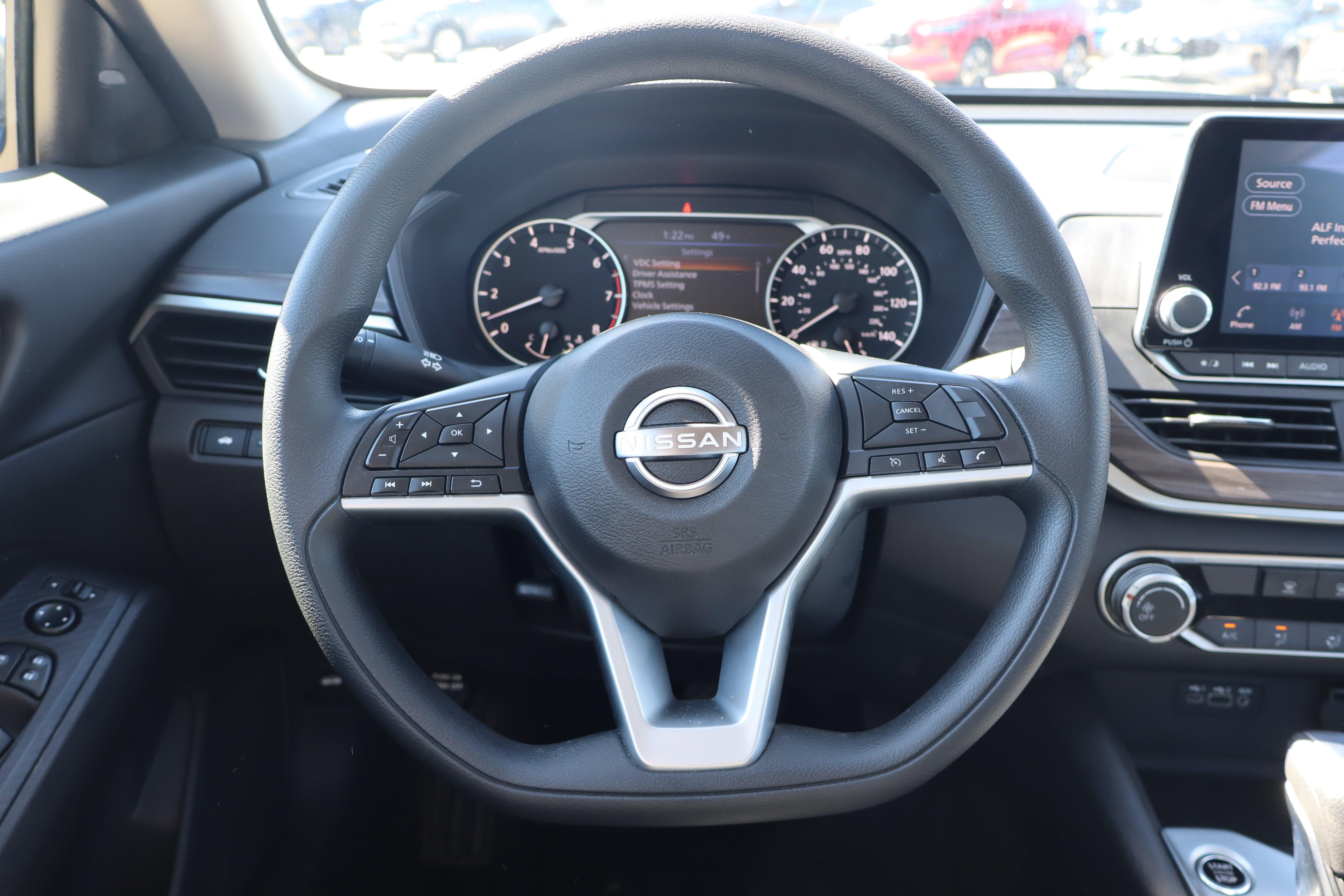 Used 2025 Nissan Altima 2.5 SV FWD image 14