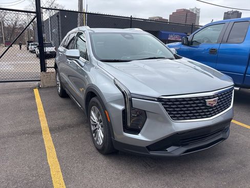 Used 2024 Cadillac XT4 Premium Luxury w/ Cold Weather Package image 3