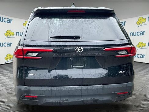 Used 2025 Toyota Grand Highlander AWD image 3