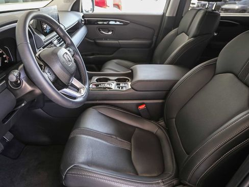 Used 2025 Honda Pilot Touring image 21