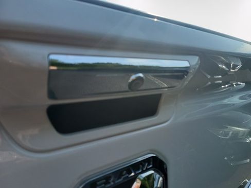 Used 2021 RAM 1500 Limited AWD/4WD image 11