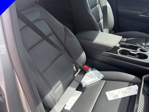 New 2026 Chevrolet Equinox LT w/ Convenience Package II FWD image 28