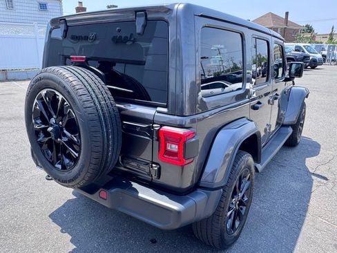 Used 2025 Jeep Wrangler Unlimited Sahara AWD/4WD image 8
