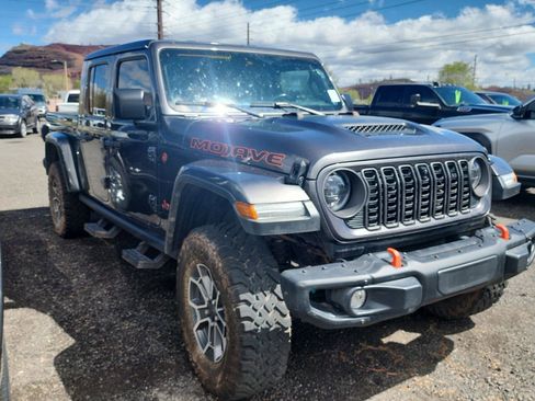 Certified 2024 Jeep Gladiator Mojave image 3