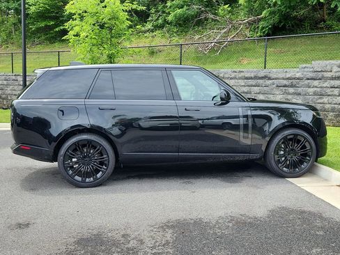 New 2026 Land Rover Range Rover Long Wheelbase SE AWD/4WD image 11
