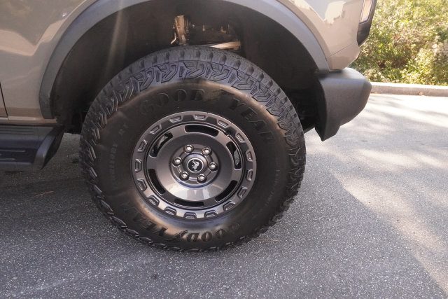 Used 2025 Ford Bronco Outer Banks w/ Sasquatch Package AWD/4WD image 35