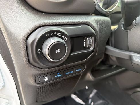 Used 2023 Jeep Wrangler Unlimited Rubicon 4xe w/ Cold Weather Group AWD/4WD image 32