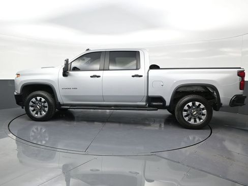 Used 2022 Chevrolet Silverado 2500 Custom w/ Custom Convenience Package AWD/4WD image 2