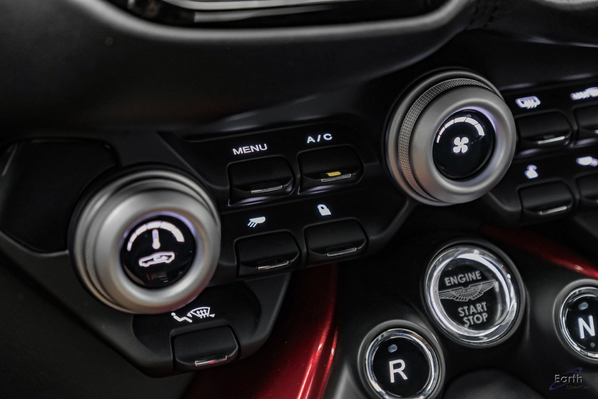 Used 2019 Aston Martin V8 Vantage Coupe RWD image 72