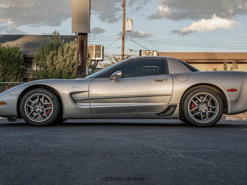 Used 2004 Chevrolet Corvette Z06 w/ Memory Package RWD image 3