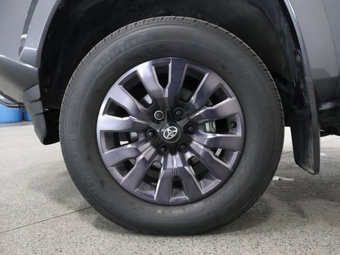 Used 2022 Toyota Tacoma Limited image 5