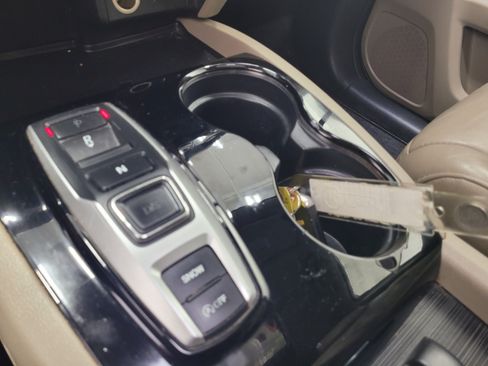 Used 2016 Honda Pilot Touring image 32