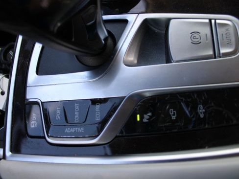 Used 2016 BMW 750i xDrive image 55