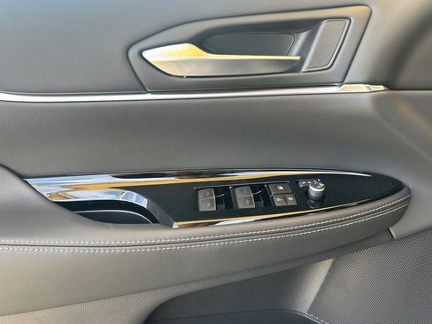 New 2026 Toyota Mirai RWD image 12