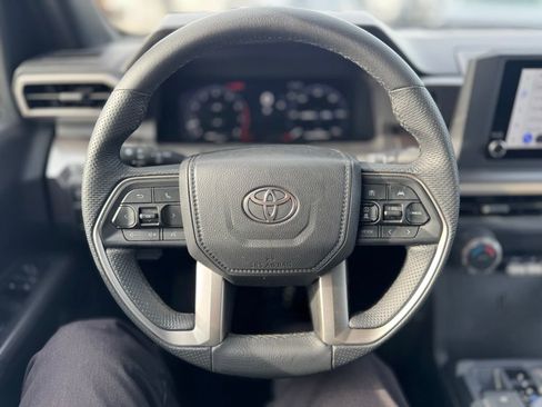 Used 2025 Toyota Tacoma TRD Off-Road image 6