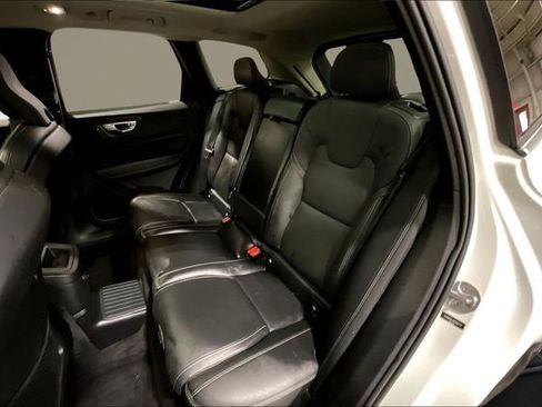 Certified 2022 Volvo XC60 T8 Inscription w/ Advanced Package image 27