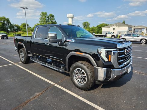 Used 2025 GMC Sierra 2500 SLT w/ SLT Premium Package AWD/4WD image 9