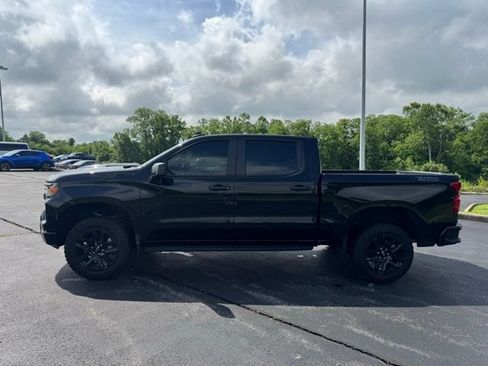 Used 2025 Chevrolet Silverado 1500 Custom Trail Boss w/ Dark Appearance Package AWD/4WD image 6