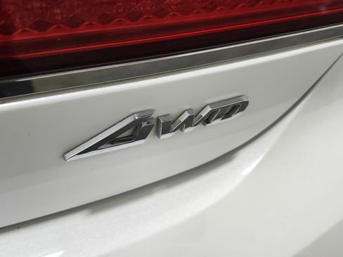 Used 2021 Genesis G90 3.3T Premium image 25