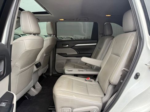 Used 2018 Toyota Highlander XLE image 8