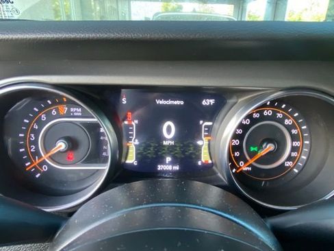 Used 2023 Jeep Gladiator Sport image 19