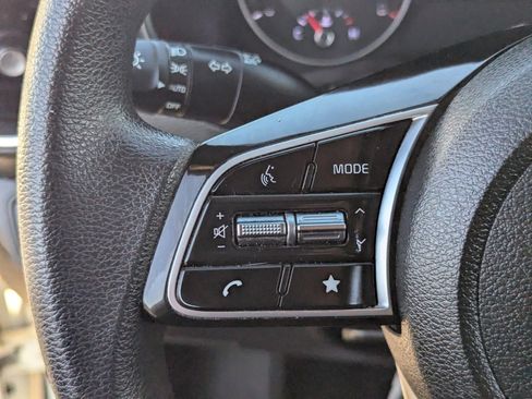 Used 2022 Kia Forte LXS image 29