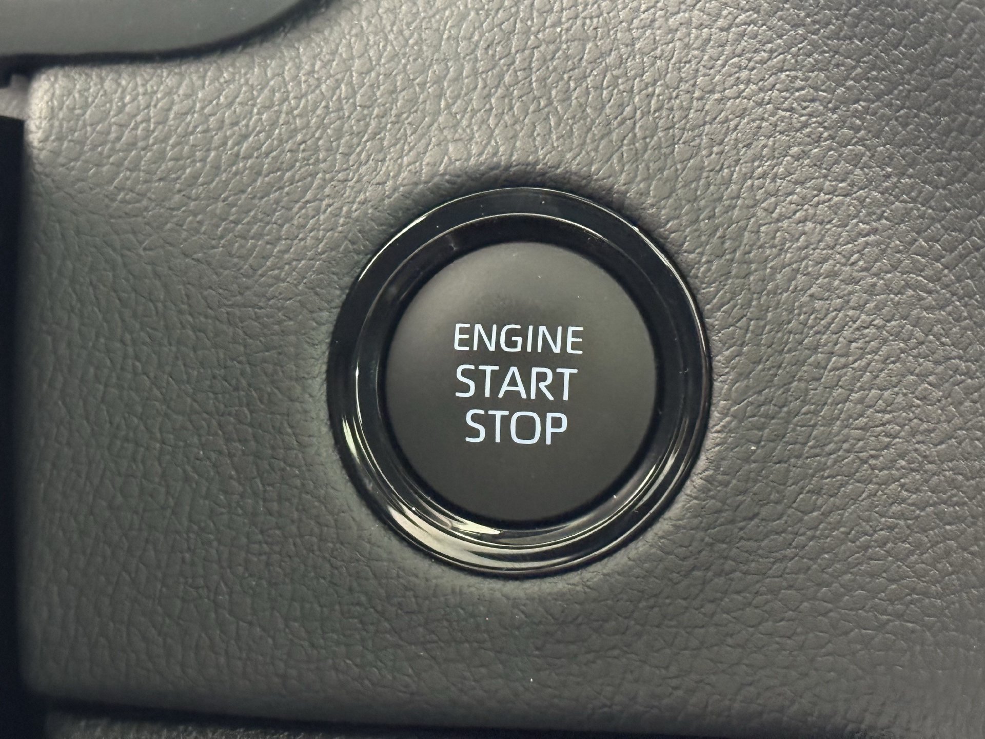 Used 2025 Toyota Tundra Limited w/ Power Package RWD image 30