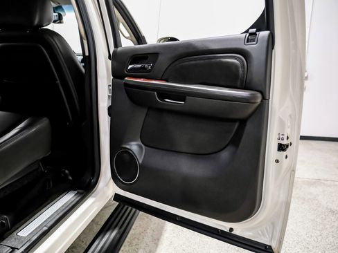 Used 2013 Cadillac Escalade EXT Premium AWD/4WD image 47