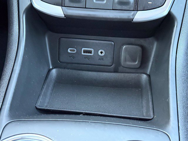 Used 2024 GMC Terrain SLE FWD image 25