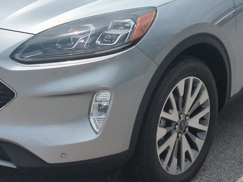 Used 2022 Ford Escape Titanium w/ Class II Trailer Tow Package AWD/4WD image 10