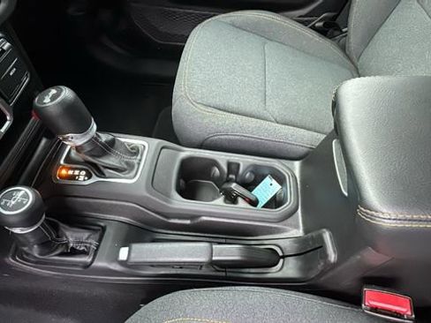 Used 2025 Jeep Wrangler Unlimited Sahara image 23