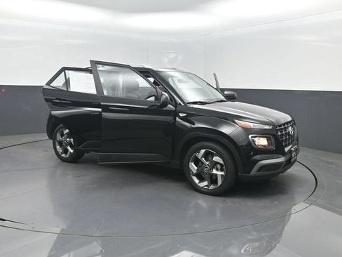 Used 2022 Hyundai Venue SEL FWD image 39