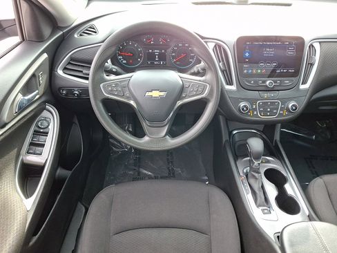 Used 2024 Chevrolet Malibu LT image 11