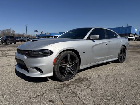 Used 2019 Dodge Charger R/T image 3