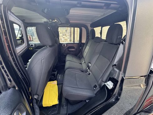 Used 2021 Jeep Gladiator Sport AWD/4WD image 23
