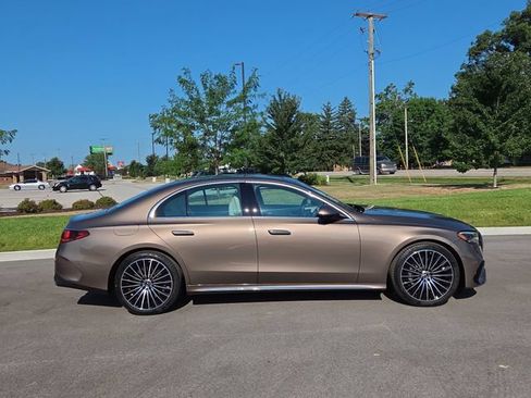 New 2027 Mercedes-Benz E 450 4MATIC Sedan image 2