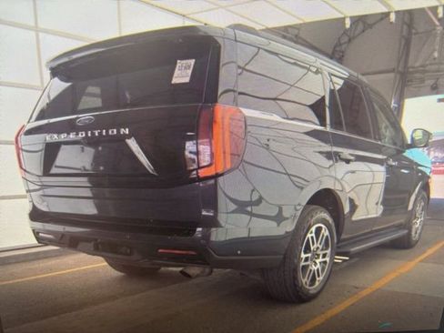 Used 2025 Ford Expedition Active image 21