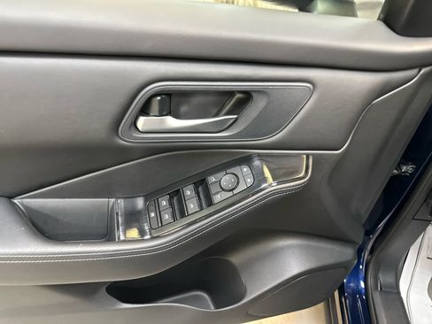 Certified 2024 Nissan Rogue SV image 25