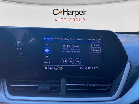 Used 2025 Chevrolet Trax RS FWD image 25