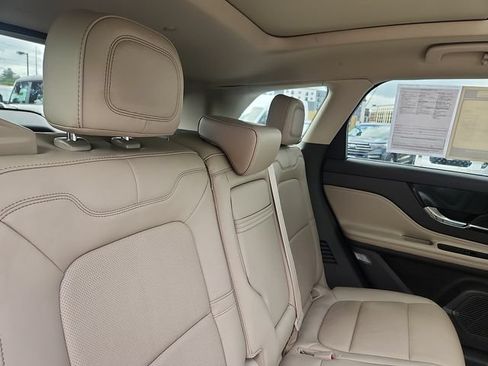 Used 2022 Lincoln Corsair AWD w/ Premium Package image 29
