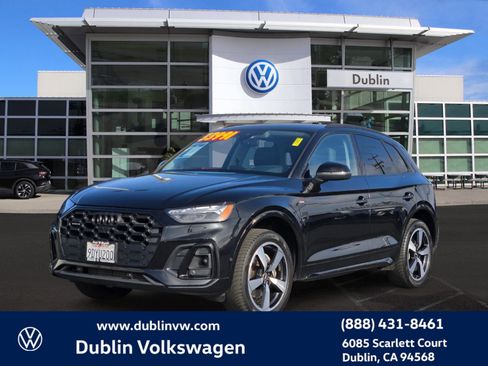 Used 2023 Audi Q5 2.0T Prestige w/ Prestige Package image 8