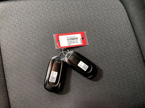 Used 2022 Buick Encore GX Select image 29