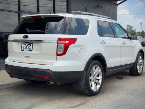 Used 2012 Ford Explorer XLT FWD image 2