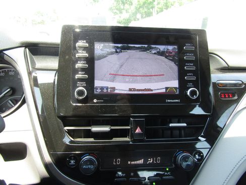 Used 2023 Toyota Camry SE FWD image 22