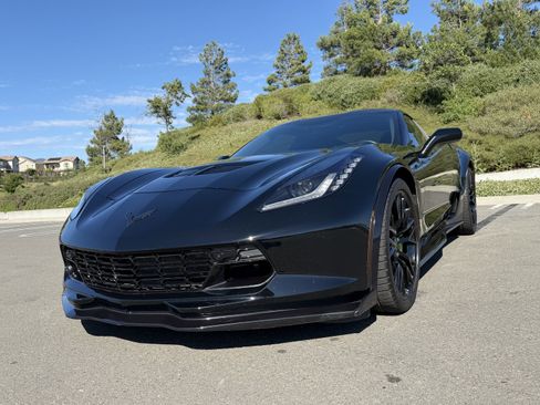 Used 2016 Chevrolet Corvette Z06 w/ 3LZ Preferred Equipment Group image 16