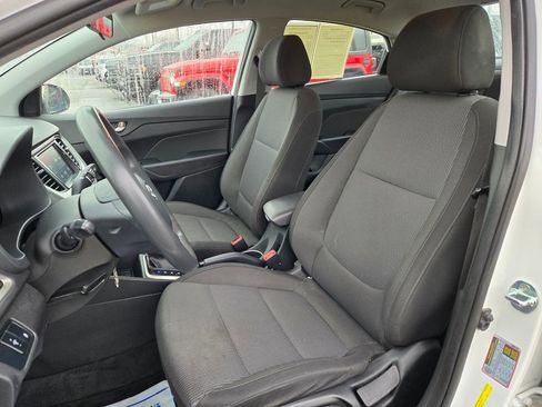 Used 2022 Hyundai Accent SEL image 16