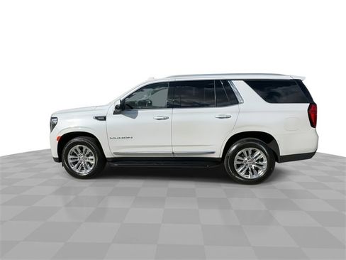 Used 2023 GMC Yukon SLT w/ SLT Luxury Package image 9