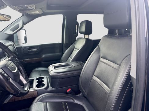 Used 2022 GMC Sierra 2500 Denali w/ Denali Black Diamond Edition image 21