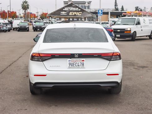 Used 2023 Honda Accord EX image 3